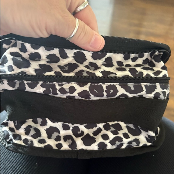LeSportsac Monochrome Leopard Crossbody Bag - Picture 4 of 13